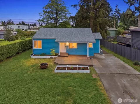 1651 SW 114th St, Seattle, WA 98146