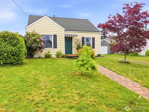 219 South Ln, Tacoma, WA 98404