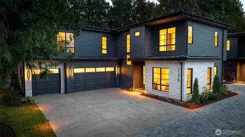 11428 108th Ave NE, Kirkland, WA 98033