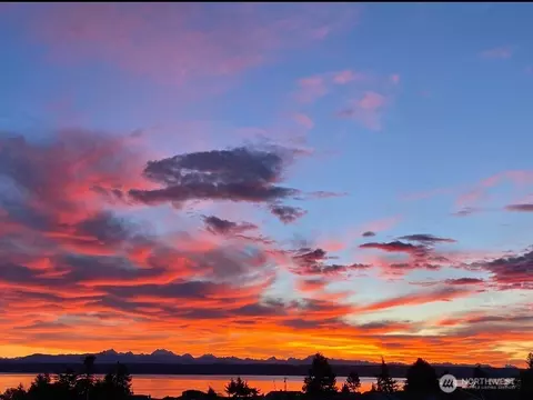 1497 Thompson Dr, Camano Island, WA 98282