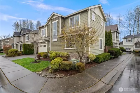 Exterior - 18213 36th Ave SE, Bothell, WA 98012 photo 2 of 4