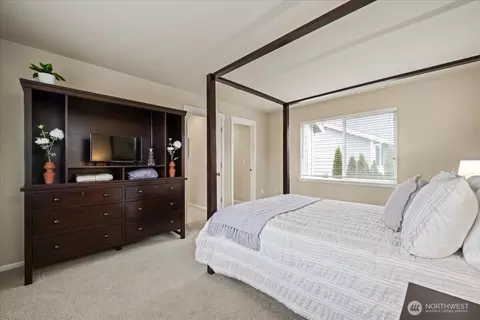 Bedroom - 18213 36th Ave SE, Bothell, WA 98012 photo 2 of 4