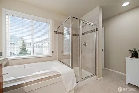 Bath - 18213 36th Ave SE, Bothell, WA 98012 photo 2 of 6