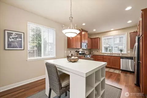 Kitchen - 18213 36th Ave SE, Bothell, WA 98012 photo 4 of 5