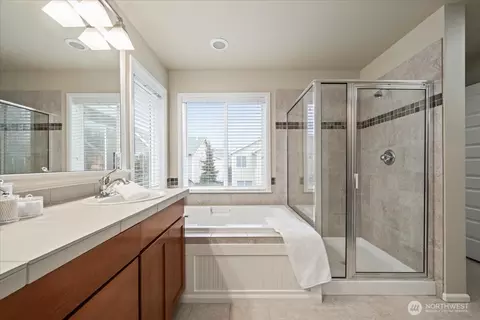 Bath - 18213 36th Ave SE, Bothell, WA 98012 photo 3 of 6