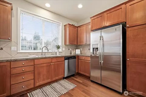 Kitchen - 18213 36th Ave SE, Bothell, WA 98012 photo 3 of 5
