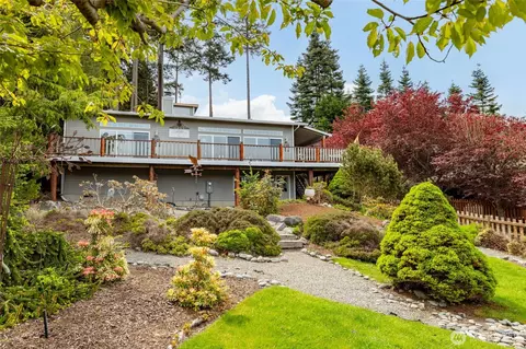 615 NE 4th St, Coupeville, WA 98239