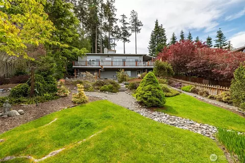 615 NE 4th St, Coupeville, WA 98239