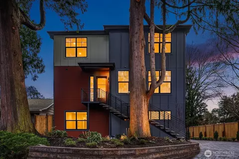 2615 NE 87th St, Seattle, WA 98115