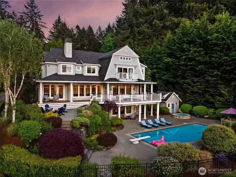 543 Hyak Dr, Fox Island, WA 98333