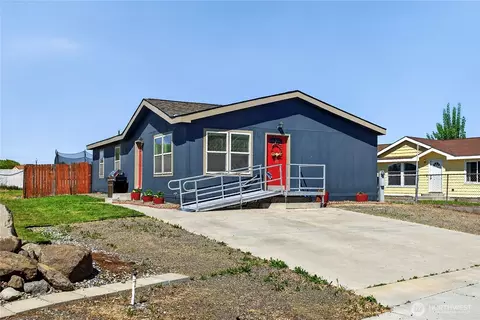 520 New Gate Dr, Prosser, WA 99350