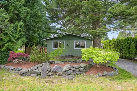 8257 Salish Ln, Blaine, WA 98230