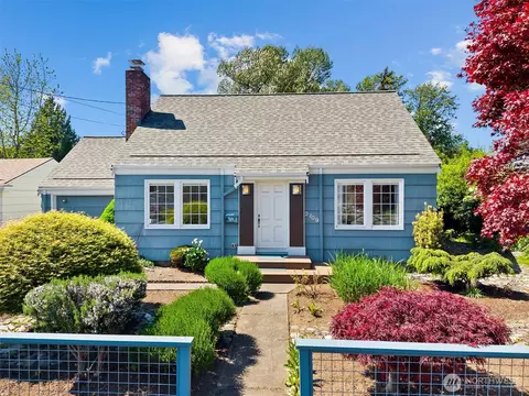 2709 Lynn St, Bellingham, WA 98225