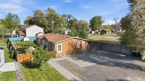 1827 W Bemis St, Moses Lake, WA 98837