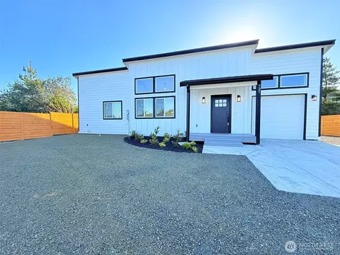 737 Ocean Shores Blvd SW, Ocean Shores, WA 98569