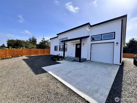 737 Ocean Shores Blvd SW, Ocean Shores, WA 98569