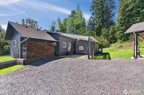 865 E Valley Rd, Skamokawa, WA 98647