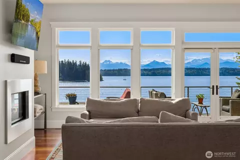6783 NE Bergman Rd, Bainbridge Island, WA 98110