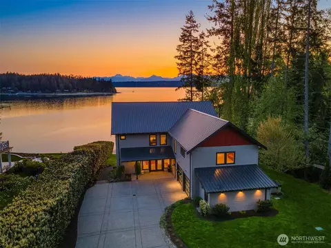 6783 NE Bergman Rd, Bainbridge Island, WA 98110