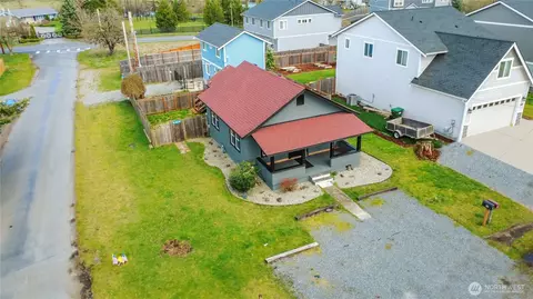302 Van Trump Ave NE, Yelm, WA 98597