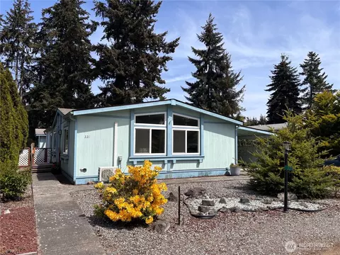 221 Parkwood Blvd, Sequim, WA 98382