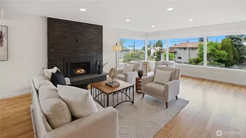 Living - 812 Main St, Edmonds, WA 98020 photo 1 of 4