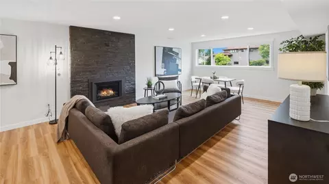 Living - 812 Main St, Edmonds, WA 98020 photo 4 of 4