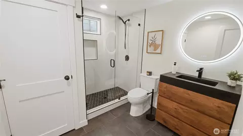 Bath - 812 Main St, Edmonds, WA 98020 photo 3 of 3