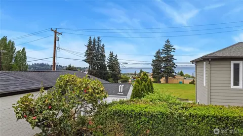 View/Area - 812 Main St, Edmonds, WA 98020 photo 2 of 5