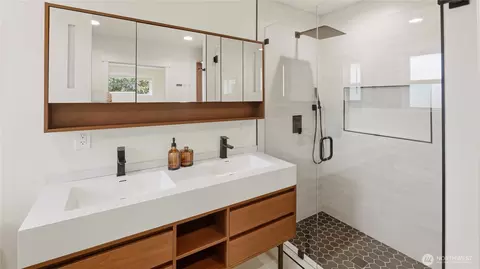 Bath - 812 Main St, Edmonds, WA 98020 photo 1 of 3
