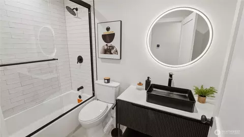 Bath - 812 Main St, Edmonds, WA 98020 photo 2 of 3