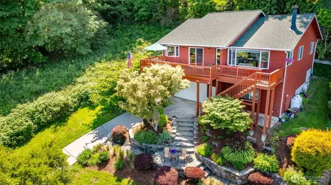 2205 Cranes Landing Dr, Greenbank, WA 98253