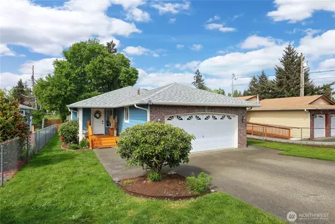 177 132nd St E, Tacoma, WA 98445