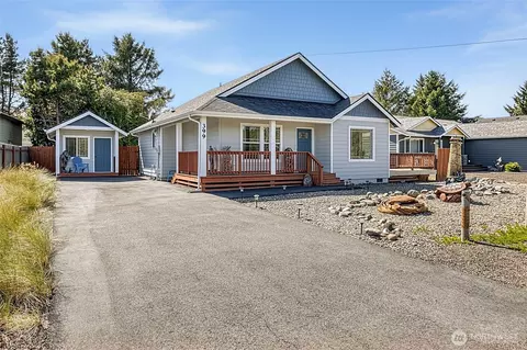 399 Seashore St SW, Ocean Shores, WA 98569