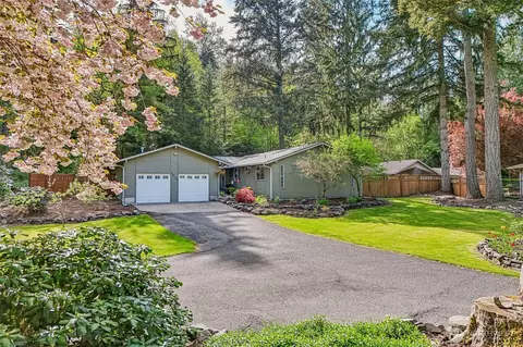 3916 170th Ave E, Lake Tapps, WA 98391