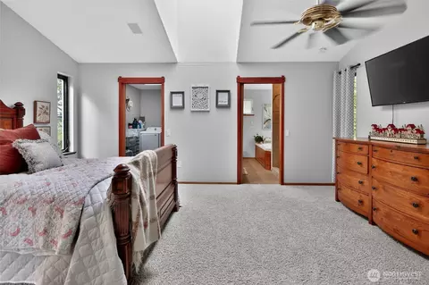 Bedroom - 533 Blyn Springs Rd, Sequim, WA 98382 photo 2 of 6