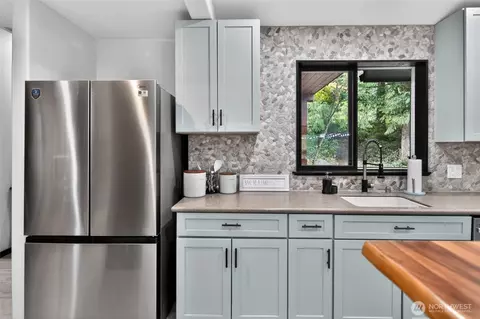 Kitchen - 533 Blyn Springs Rd, Sequim, WA 98382 photo 4 of 6