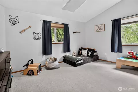 Bedroom - 533 Blyn Springs Rd, Sequim, WA 98382 photo 5 of 6