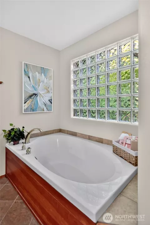 Bath - 533 Blyn Springs Rd, Sequim, WA 98382 photo 3 of 5
