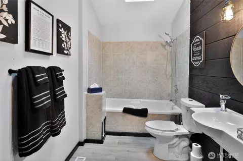 Bath - 533 Blyn Springs Rd, Sequim, WA 98382 photo 4 of 5