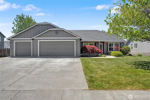 5929 Bluewood St, West Richland, WA 99353