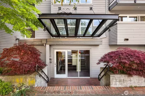 5901 Phinney Ave N #302, Seattle, WA 98103