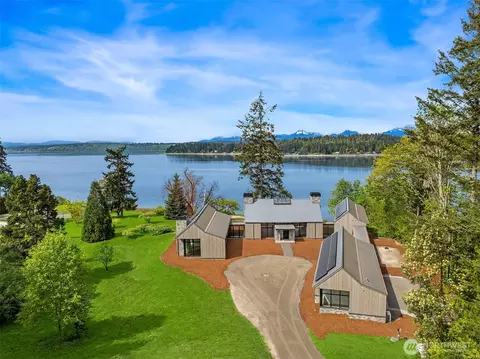 15137 Henderson Rd, Bainbridge Island, WA 98110