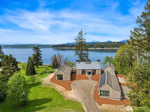 15137 Henderson Rd, Bainbridge Island, WA 98110