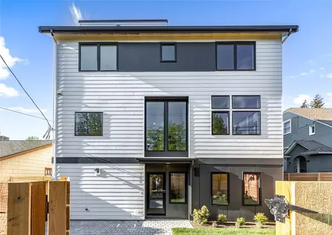 326 NW 80th St, Seattle, WA 98117