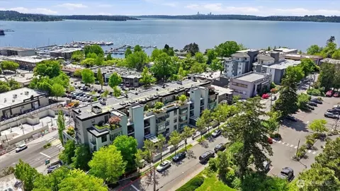 129 3rd Ave #404, Kirkland, WA 98033