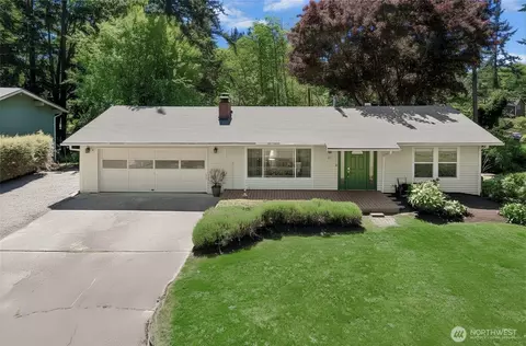 711 Eagle Cliff Rd NE, Bainbridge Island, WA 98110