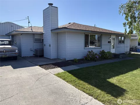 230 NE Ivy St, Ephrata, WA 98823