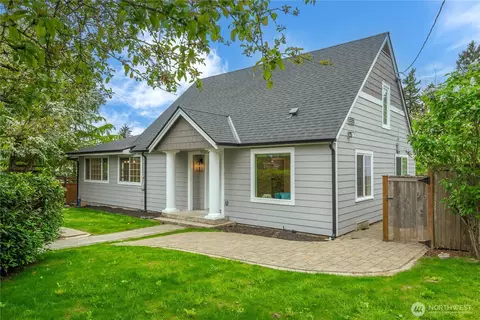 10112 SE 200th St, Kent, WA 98031
