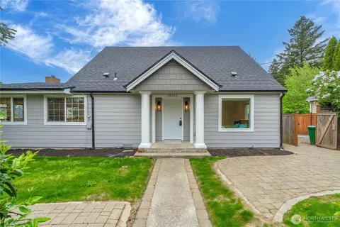 10112 SE 200th St, Kent, WA 98031